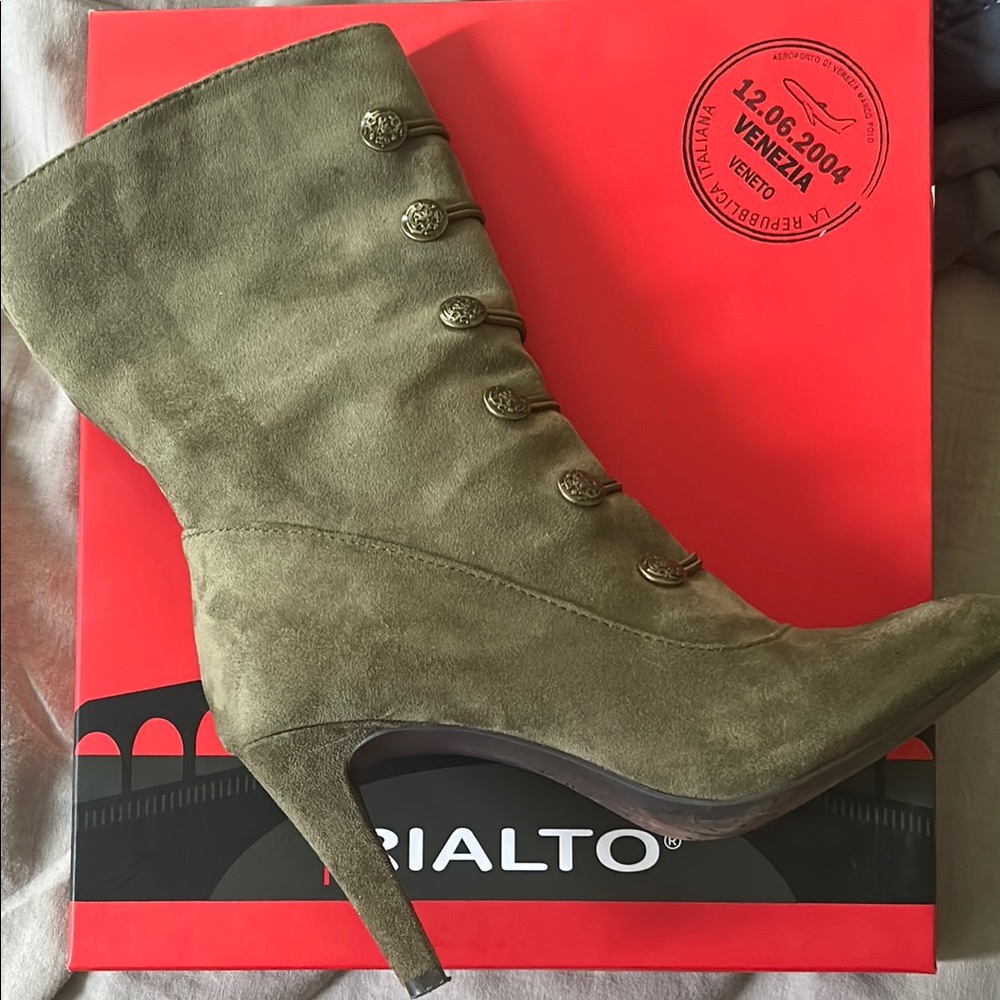 Rialto Green Heeled Boots with Suede Finish 8M